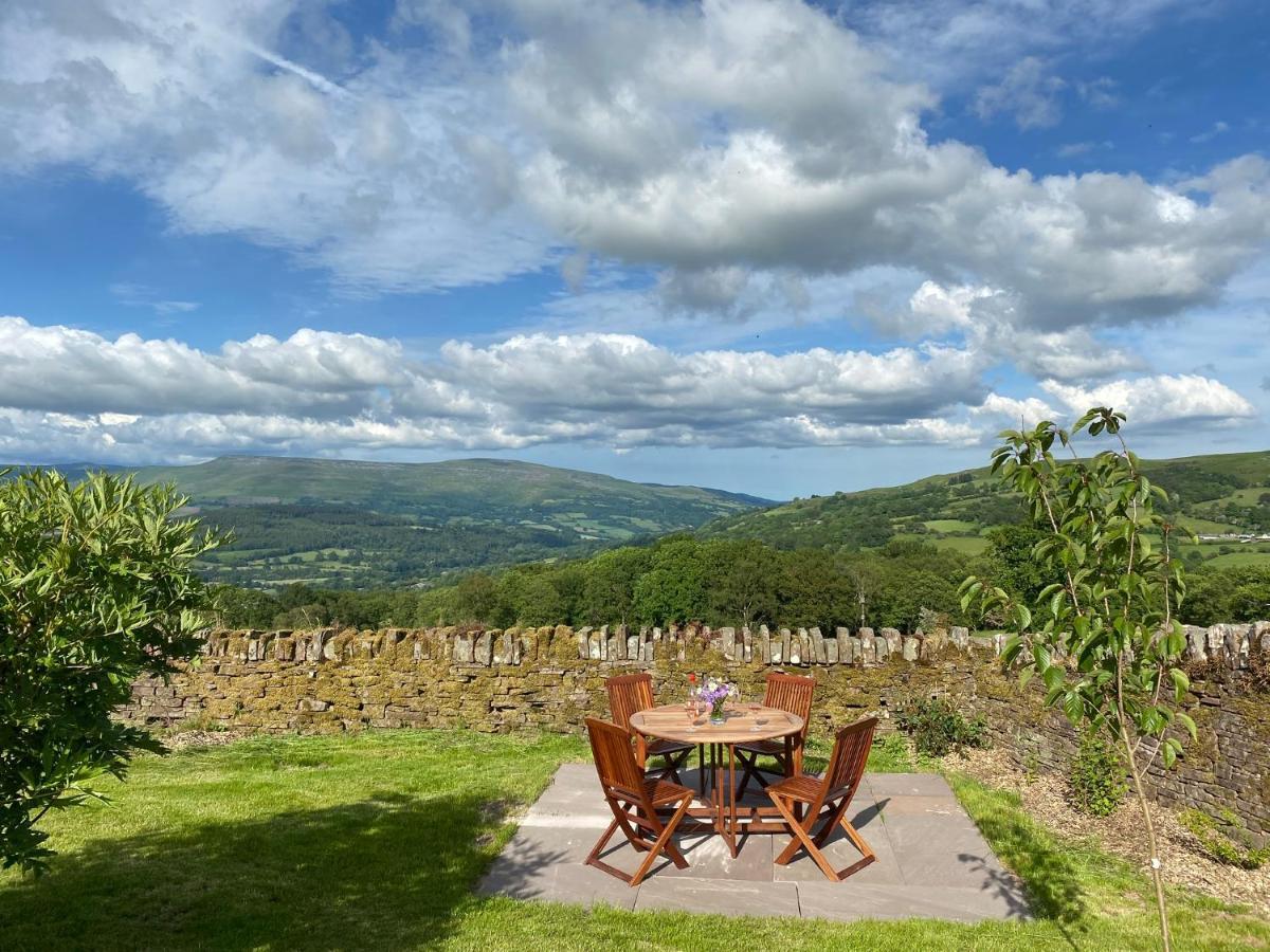 Pant Llwyd Farm Villa Llangynidr Eksteriør billede