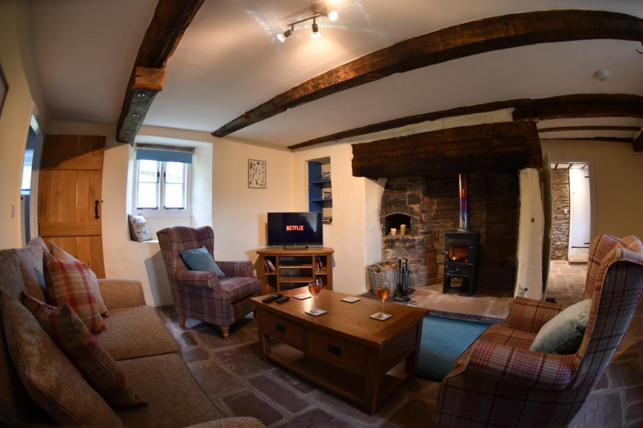 Pant Llwyd Farm Villa Llangynidr Eksteriør billede