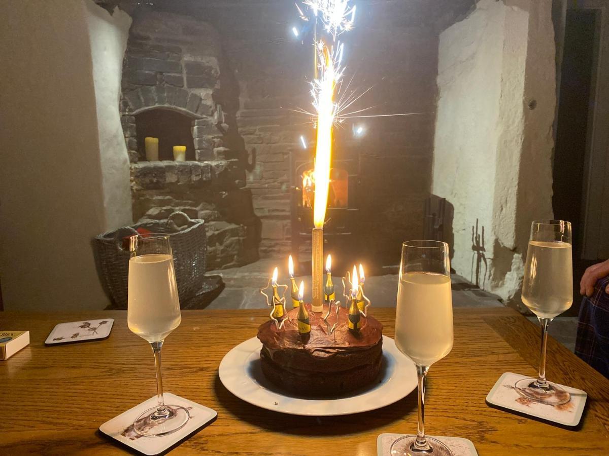 Pant Llwyd Farm Villa Llangynidr Eksteriør billede