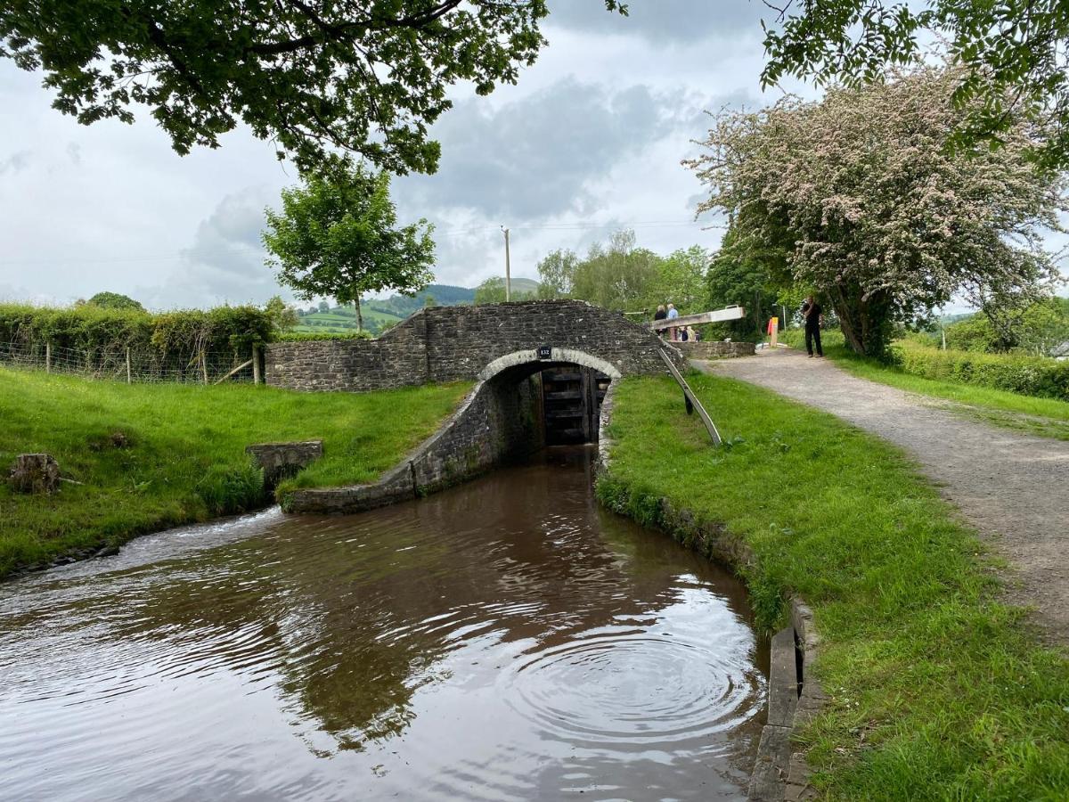 Pant Llwyd Farm Villa Llangynidr Eksteriør billede