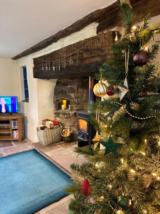 Pant Llwyd Farm Villa Llangynidr Eksteriør billede