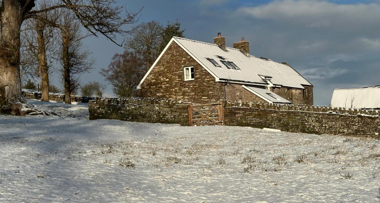Pant Llwyd Farm Villa Llangynidr Eksteriør billede