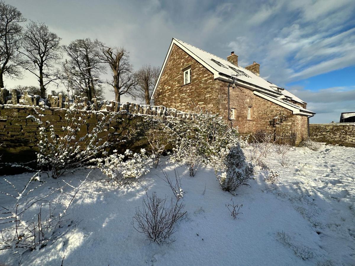 Pant Llwyd Farm Villa Llangynidr Eksteriør billede